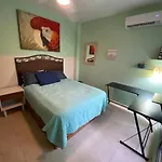 Casa Moorea - Pools & Gym